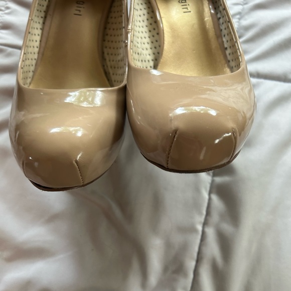 Nude Madden Girl Pumps - Picture 3 of 7